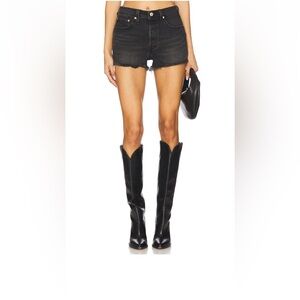 BNWT Levi’s black 501 shorts